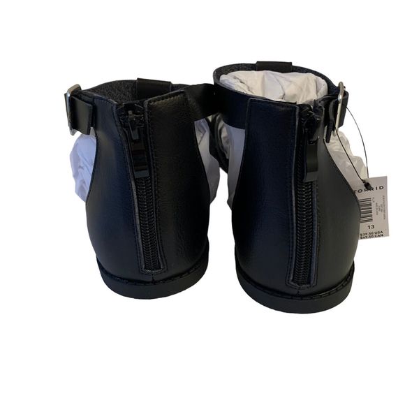 Torrid Black Strappy Gladiator Flat Slip On Sandals 13 WW Extra Wide NWOB - Picture 3 of 5